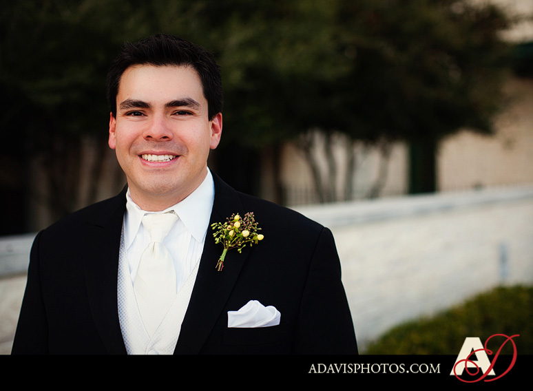 Stephanie&Luis_Wedding_Ceremony_at_Prestonwood_Baptist_Church_by_Dallas_Wedding_Photographer_Allison_Davis_Photography_010