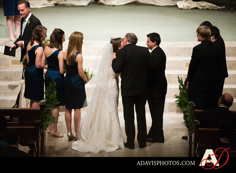 Stephanie&Luis_Wedding_Ceremony_at_Prestonwood_Baptist_Church_by_Dallas_Wedding_Photographer_Allison_Davis_Photography_037