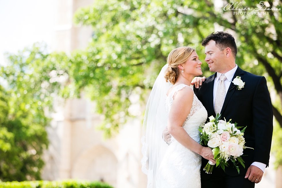 Christine_Jonathan_Wedding_Fort_Worth_First_United_Methodist_Church_Joe_T_Garcias_AllisonDavisPhotography_001