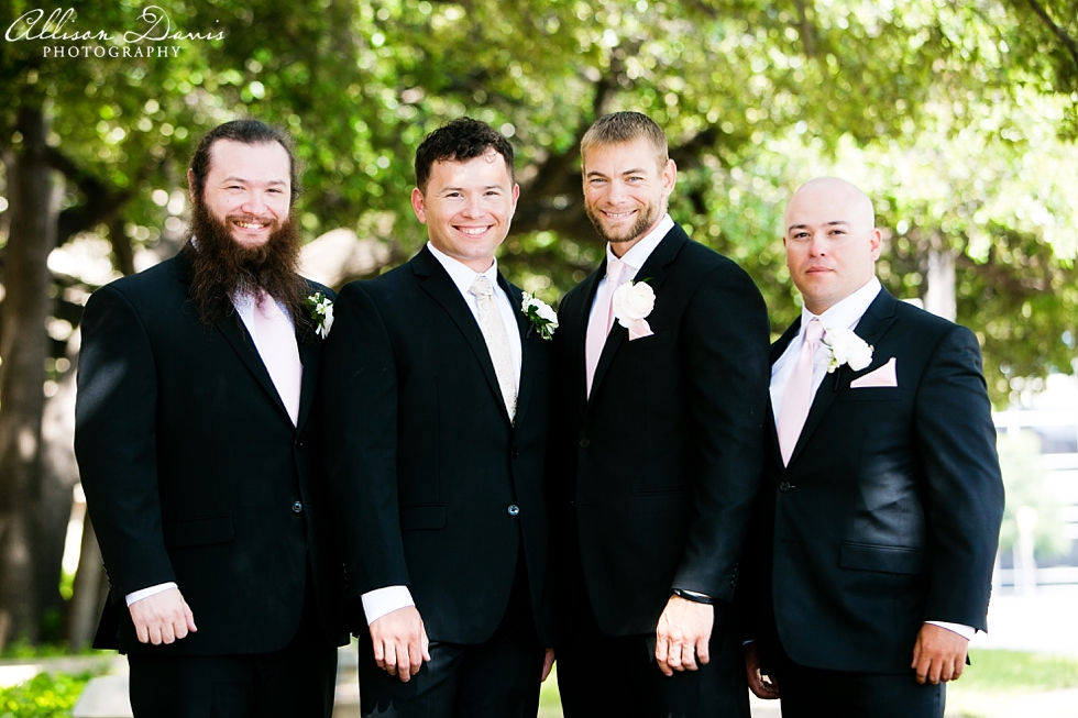 Christine_Jonathan_Wedding_Fort_Worth_First_United_Methodist_Church_Joe_T_Garcias_AllisonDavisPhotography_014