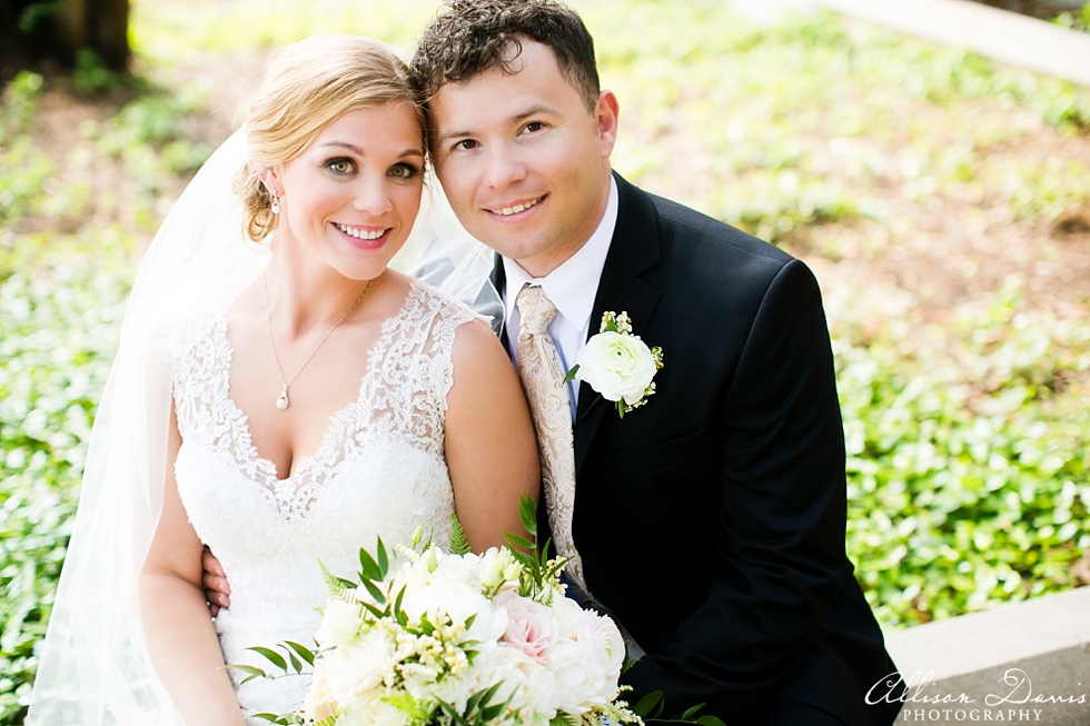 Christine_Jonathan_Wedding_Fort_Worth_First_United_Methodist_Church_Joe_T_Garcias_AllisonDavisPhotography_018