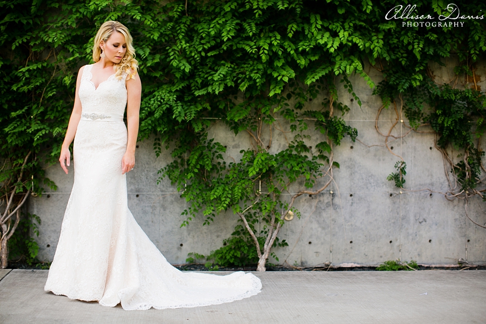 Emily_Dallas_Bridal_Portraits_by_Allison_Davis_Photography_008