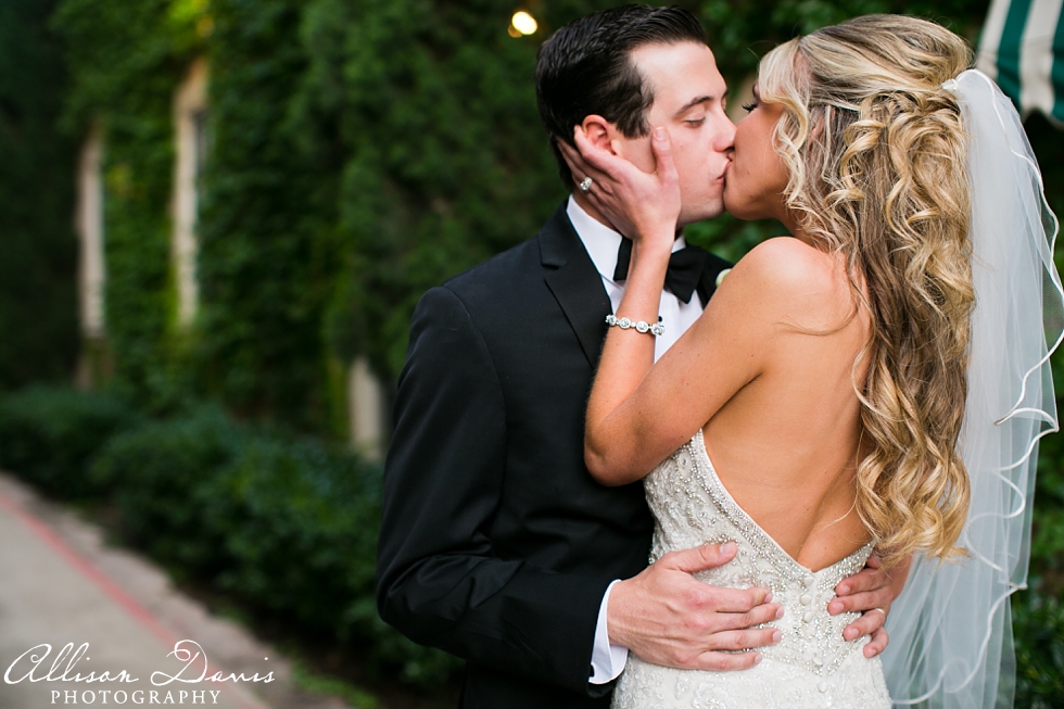 Allie_Nick_Elegant_Dallas_Wedding_The_Piazza_In_The_Village_Southlake_Allison_Davis_Photography_023