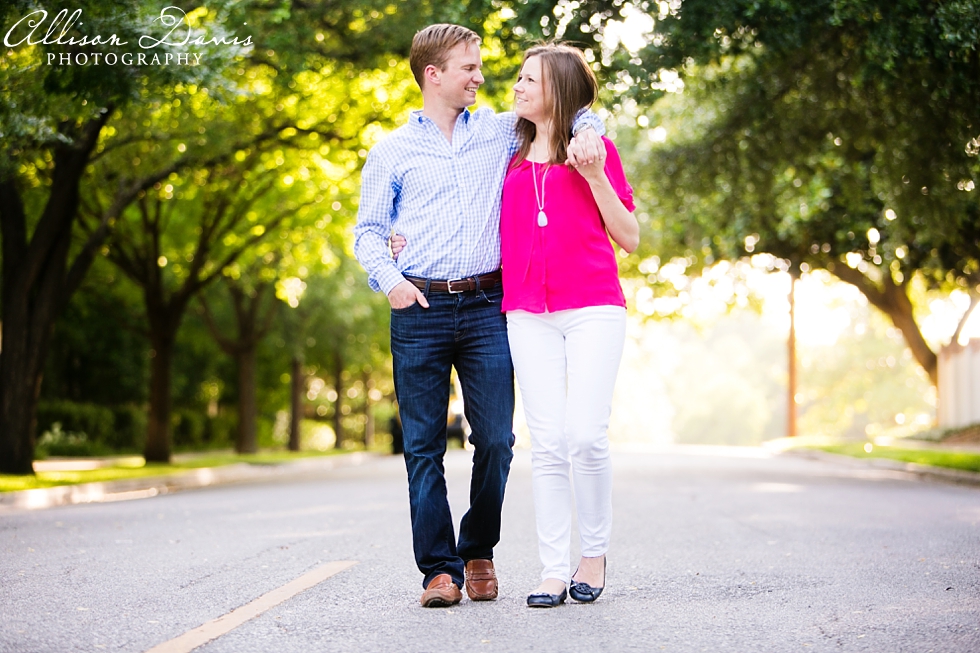 Erin_Andrew_Highland_Park_Dallas_Skyline_Margaret_Hunt_Hill_Bridge_Engagement_Portraits_Allison_Davis_Photography_01