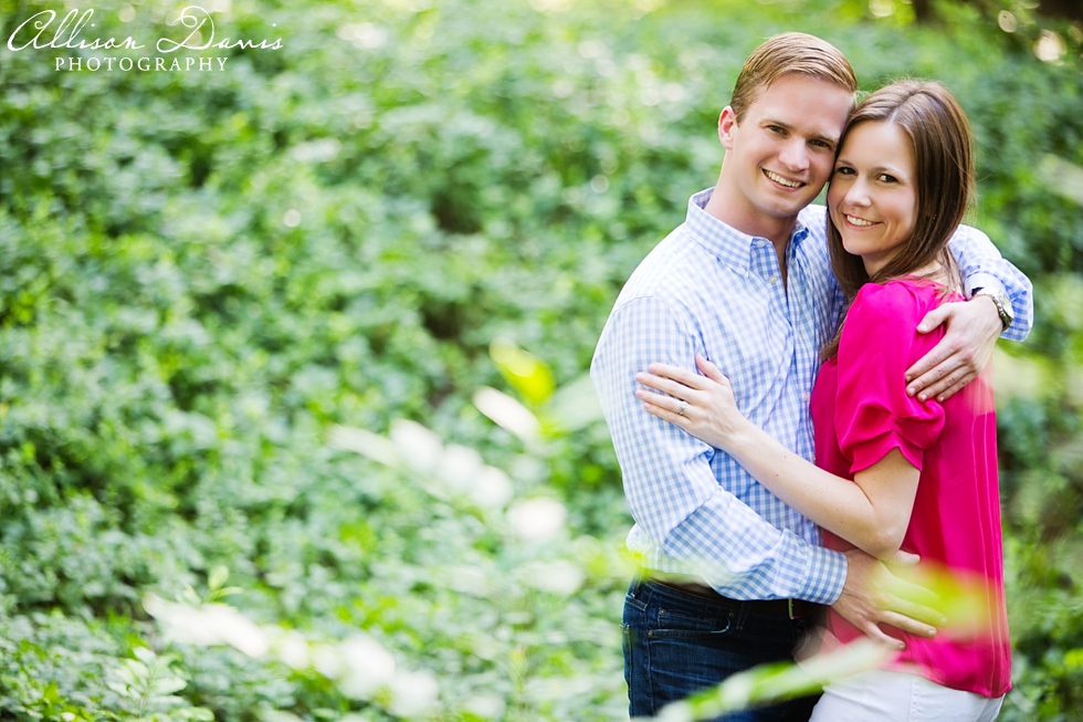 Erin_Andrew_Highland_Park_Dallas_Skyline_Margaret_Hunt_Hill_Bridge_Engagement_Portraits_Allison_Davis_Photography_03