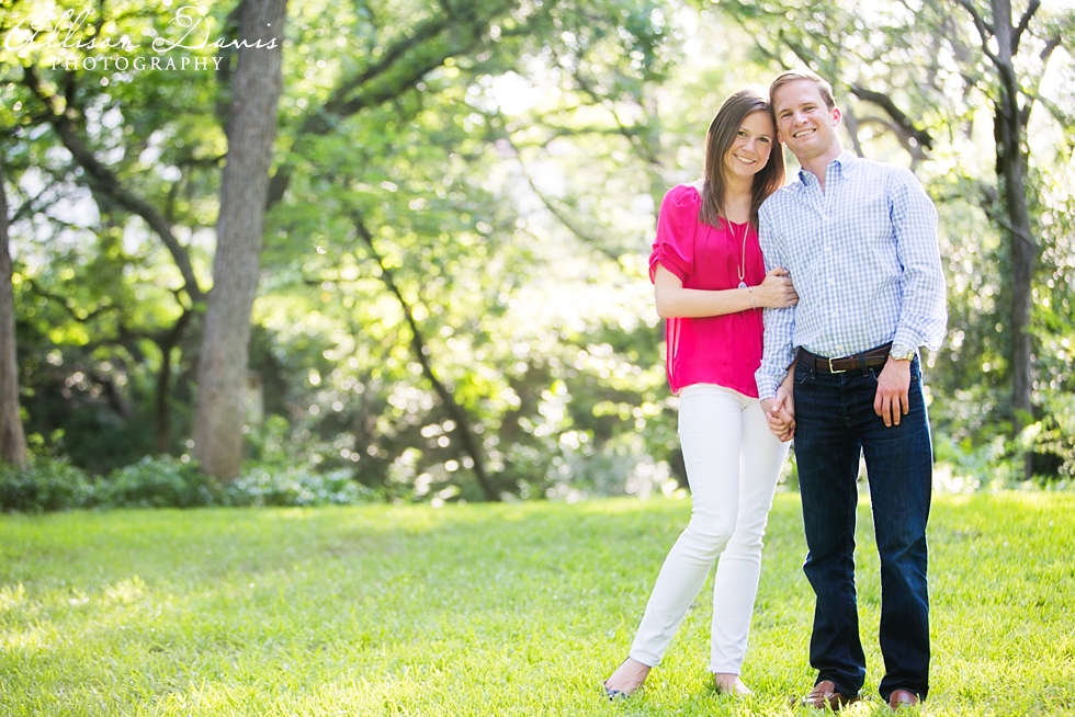 Erin_Andrew_Highland_Park_Dallas_Skyline_Margaret_Hunt_Hill_Bridge_Engagement_Portraits_Allison_Davis_Photography_09