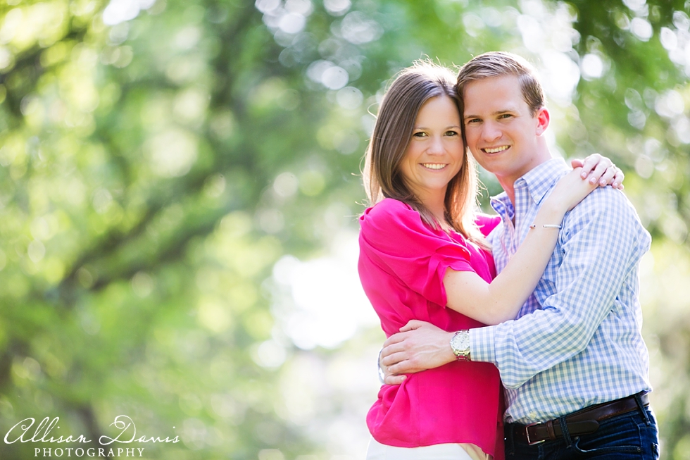 Erin_Andrew_Highland_Park_Dallas_Skyline_Margaret_Hunt_Hill_Bridge_Engagement_Portraits_Allison_Davis_Photography_10
