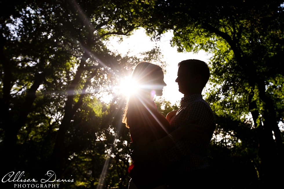 Erin_Andrew_Highland_Park_Dallas_Skyline_Margaret_Hunt_Hill_Bridge_Engagement_Portraits_Allison_Davis_Photography_11