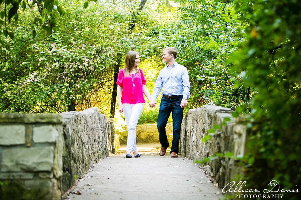Erin_Andrew_Highland_Park_Dallas_Skyline_Margaret_Hunt_Hill_Bridge_Engagement_Portraits_Allison_Davis_Photography_13