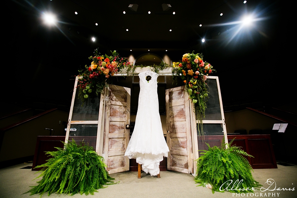 Lindsey_Brandon_Wedding_at_First_Baptist_Mount_Pleasant_Texas_Allison_Davis_Photography_0002