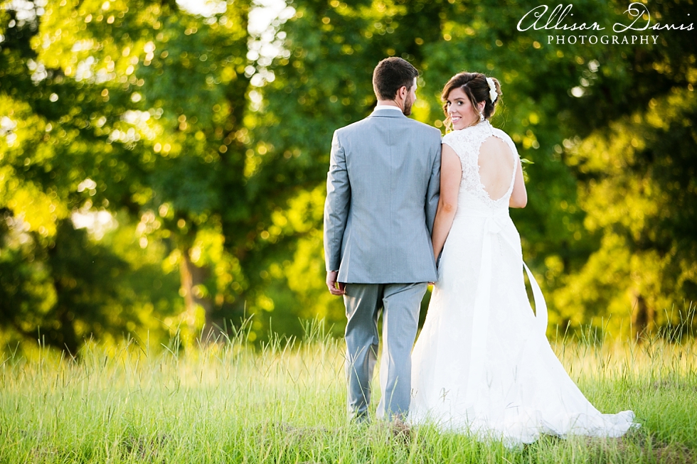 Lindsey_Brandon_Wedding_at_First_Baptist_Mount_Pleasant_Texas_Allison_Davis_Photography_0017