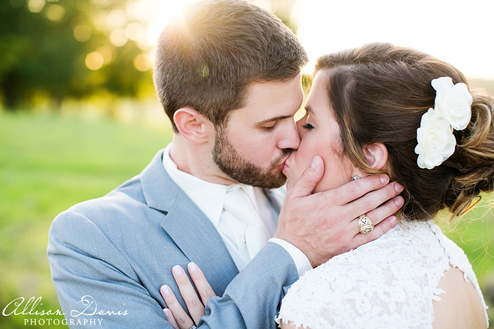 Lindsey_Brandon_Wedding_at_First_Baptist_Mount_Pleasant_Texas_Allison_Davis_Photography_0022