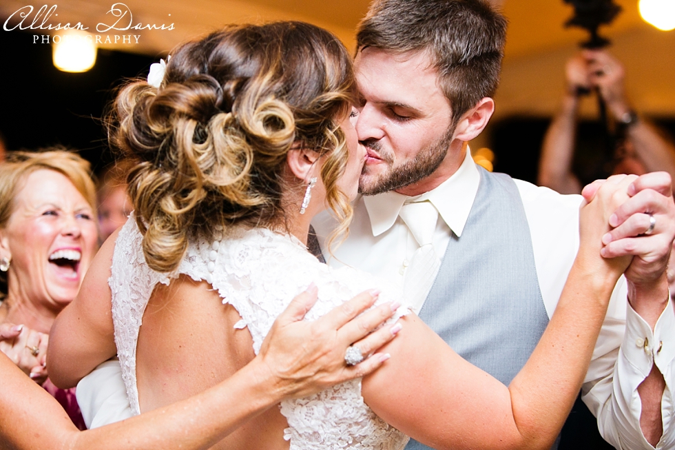 Lindsey_Brandon_Wedding_at_First_Baptist_Mount_Pleasant_Texas_Allison_Davis_Photography_0027
