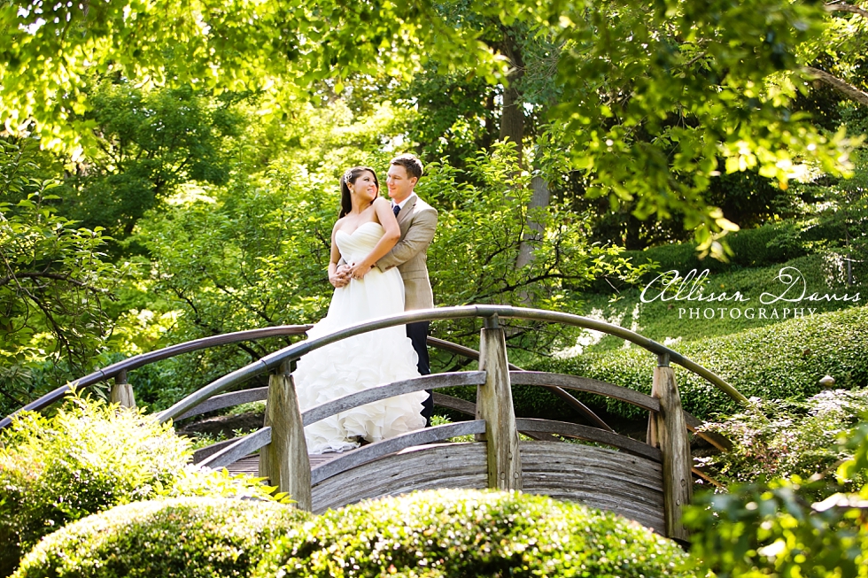 Ashley_Brandon_Fort_Worth_Wedding_Marty_Leonard_Chapel_Joe_T_Garcias_Allison_Davis_Photography_001