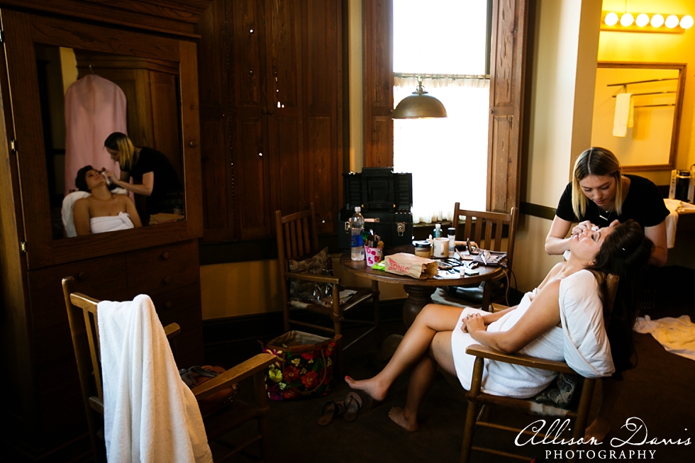 Ashley_Brandon_Fort_Worth_Wedding_Marty_Leonard_Chapel_Joe_T_Garcias_Allison_Davis_Photography_003