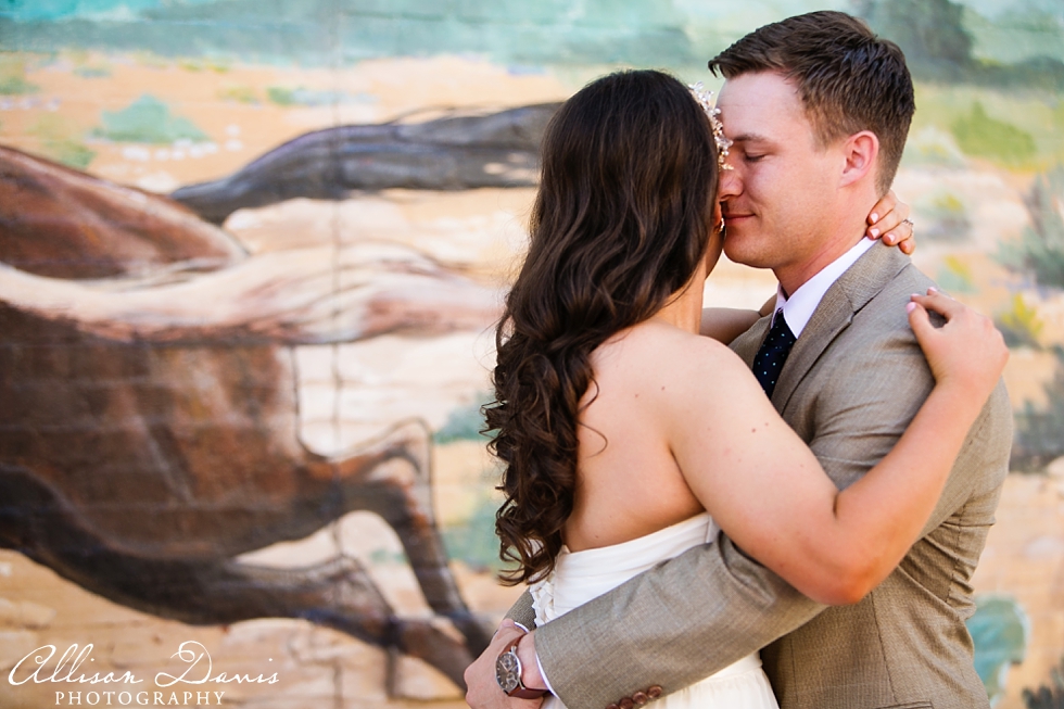 Ashley_Brandon_Fort_Worth_Wedding_Marty_Leonard_Chapel_Joe_T_Garcias_Allison_Davis_Photography_011