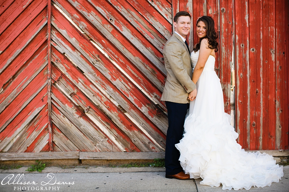 Ashley_Brandon_Fort_Worth_Wedding_Marty_Leonard_Chapel_Joe_T_Garcias_Allison_Davis_Photography_013