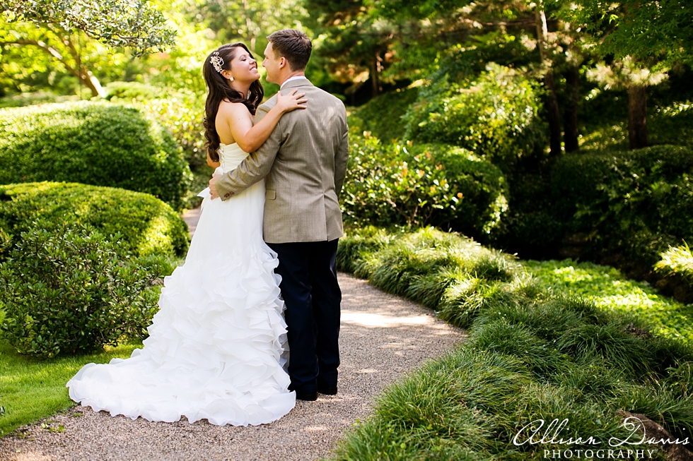 Ashley_Brandon_Fort_Worth_Wedding_Marty_Leonard_Chapel_Joe_T_Garcias_Allison_Davis_Photography_019