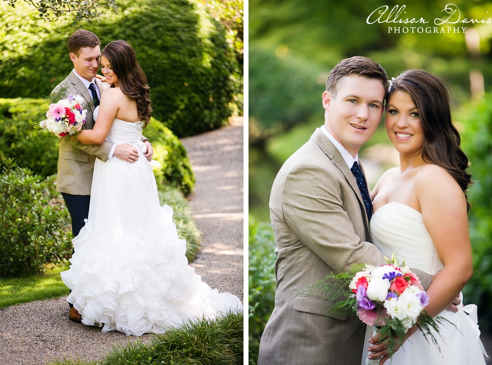 Ashley_Brandon_Fort_Worth_Wedding_Marty_Leonard_Chapel_Joe_T_Garcias_Allison_Davis_Photography_020