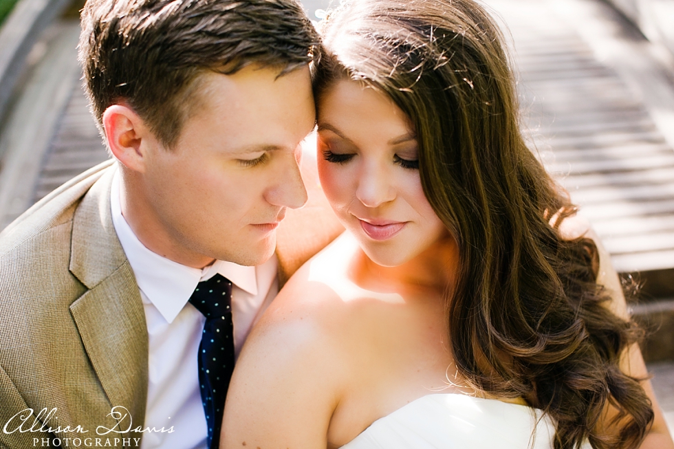 Ashley_Brandon_Fort_Worth_Wedding_Marty_Leonard_Chapel_Joe_T_Garcias_Allison_Davis_Photography_023