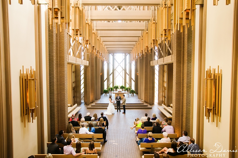Ashley_Brandon_Fort_Worth_Wedding_Marty_Leonard_Chapel_Joe_T_Garcias_Allison_Davis_Photography_027