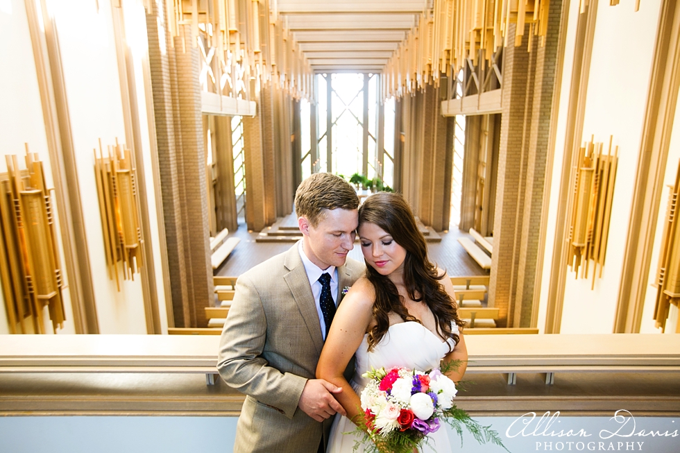 Ashley_Brandon_Fort_Worth_Wedding_Marty_Leonard_Chapel_Joe_T_Garcias_Allison_Davis_Photography_030