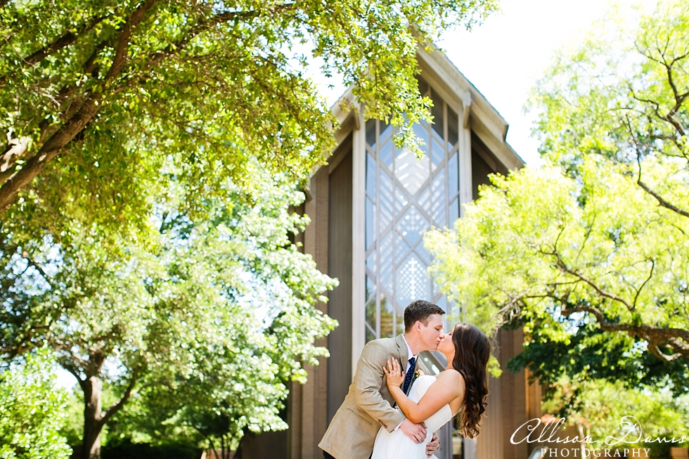 Ashley_Brandon_Fort_Worth_Wedding_Marty_Leonard_Chapel_Joe_T_Garcias_Allison_Davis_Photography_032