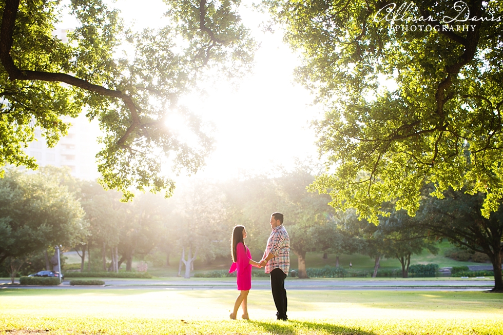 Stephanie_Jonathan_Dallas_Engagement_Portraits_at_Lee_Park_Turtle_Creek_Allison_Davis_Photography_007