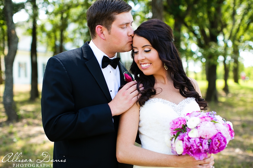 Ashlee_David_Wedding_The_Milestone_Aubrey_Texas_Allison_Davis_Photography_0011