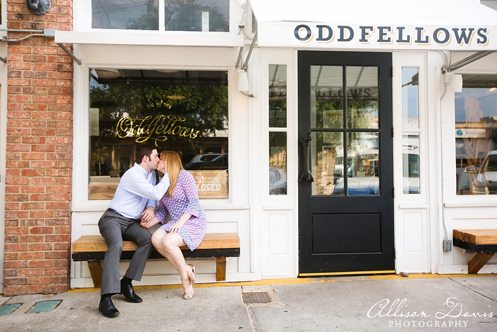 Jennifer_Jonathan_Engagement_Bishop_Arts_Lakeside_Park_AllisonDavisPhotography_0009