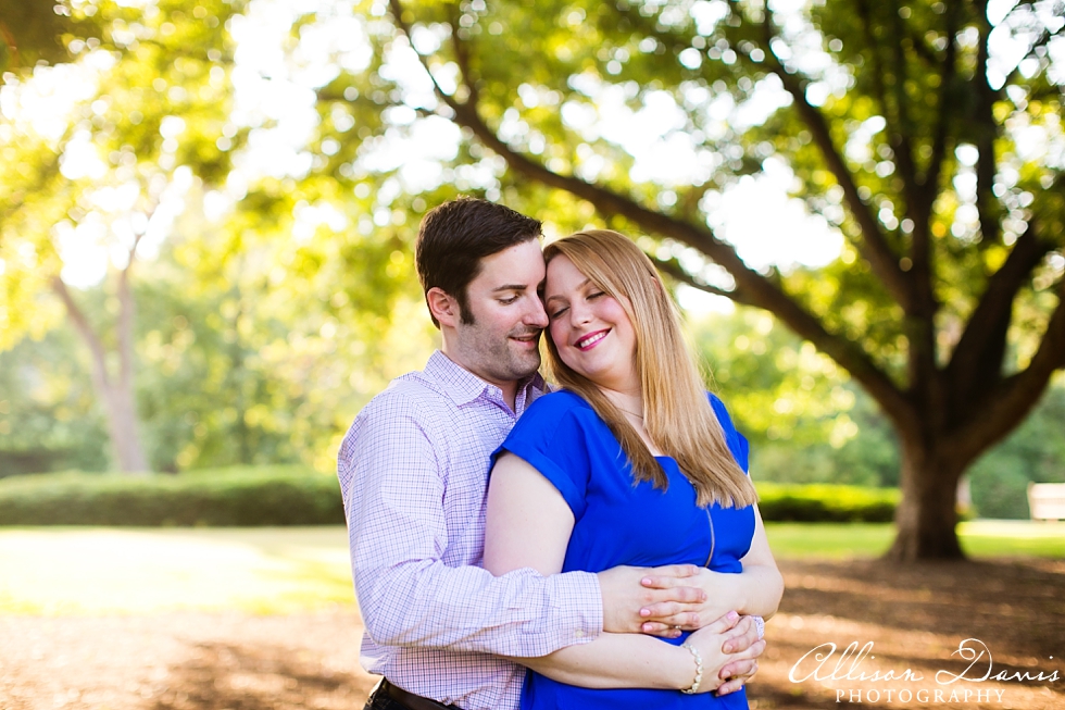 Jennifer_Jonathan_Engagement_Bishop_Arts_Lakeside_Park_AllisonDavisPhotography_0014