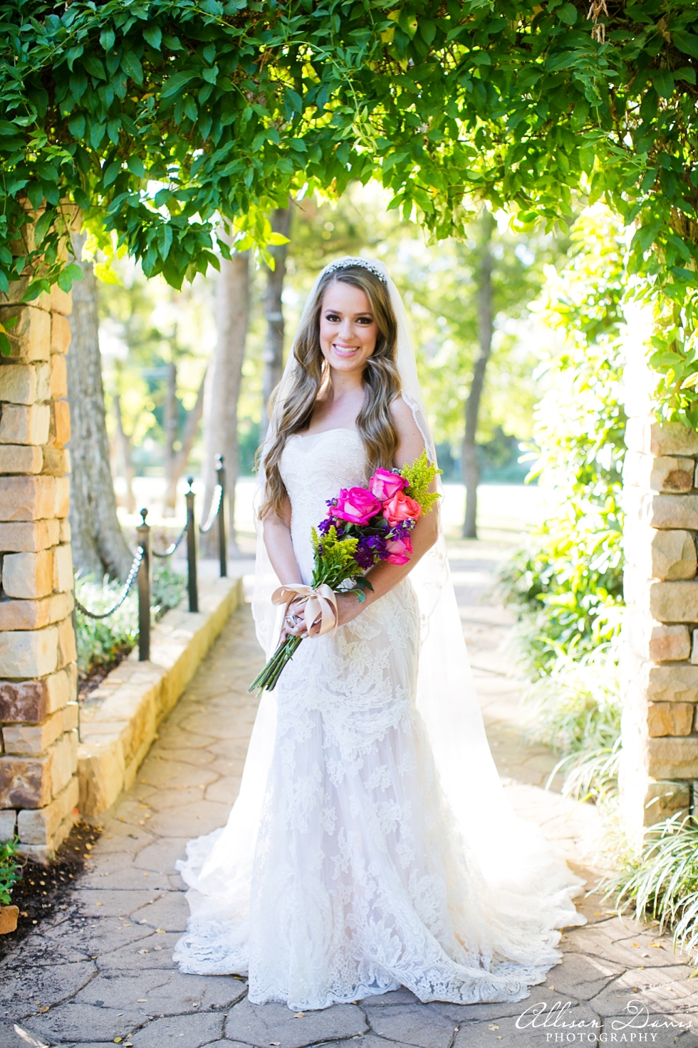 Hayley_Dallas_Bridal_Portraits_Grapevine_Botanical_Gardens_Allison_Davis_Photography_001