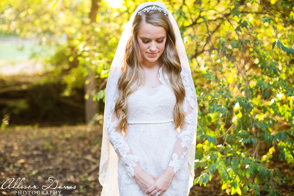 Hayley_Dallas_Bridal_Portraits_Grapevine_Botanical_Gardens_Allison_Davis_Photography_016