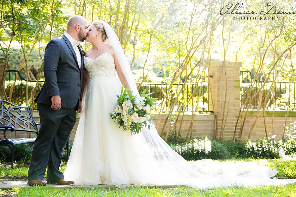 Elegant_Dallas_Wedding_Aldredge_House_Swiss_Avenue_Allison_Davis_Photography_001