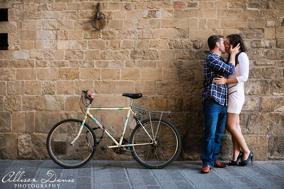 Destination_Engagement_Portraits_Italy_Pisa_Florence_by_Allison_Davis_Photography_0017