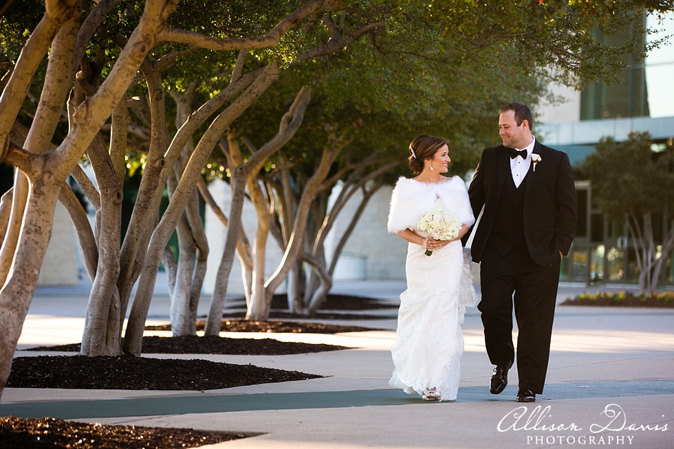 Emily_Drew_Wedding_at_Prestonwood_Baptist_Church_Stonebriar_Country_Club_Allison_Davis_Photography_009