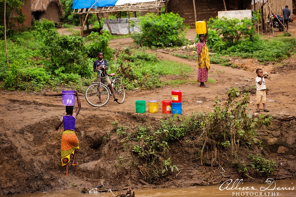 World_Water_Crisis_Tanzania_Non-Profit_Humanitarian_Photographer_Allison_Davis_004