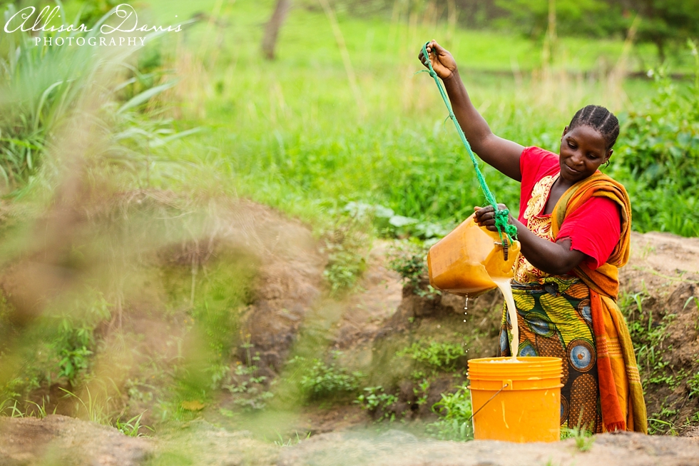 World_Water_Crisis_Tanzania_Non-Profit_Humanitarian_Photographer_Allison_Davis_009