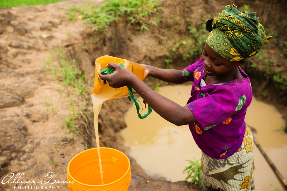 World_Water_Crisis_Tanzania_Non-Profit_Humanitarian_Photographer_Allison_Davis_011