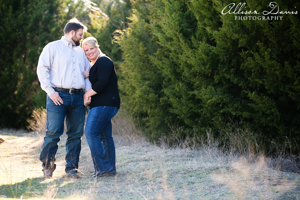 Amanda_Matt_Engagement_Portraits_Arbor_Hills_Nature_Preserve_Allison_Davis_Photography_003