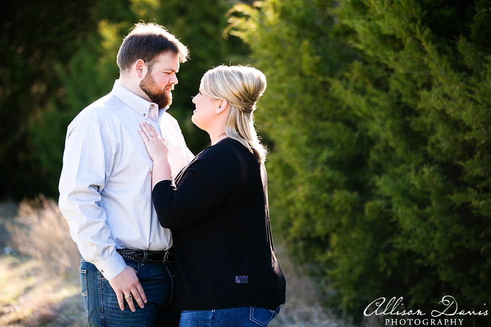 Amanda_Matt_Engagement_Portraits_Arbor_Hills_Nature_Preserve_Allison_Davis_Photography_004