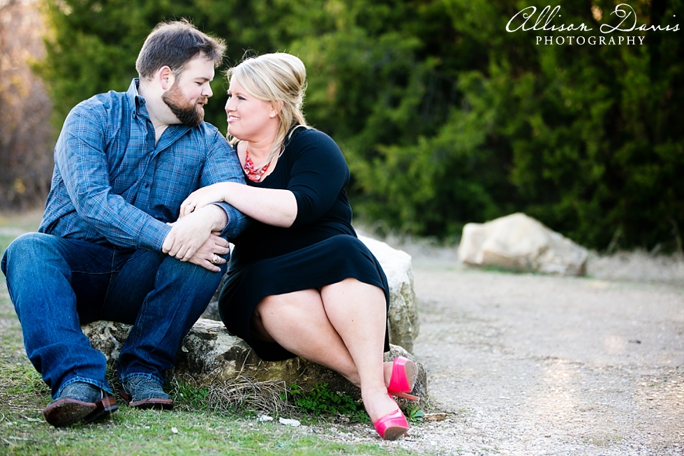 Amanda_Matt_Engagement_Portraits_Arbor_Hills_Nature_Preserve_Allison_Davis_Photography_008