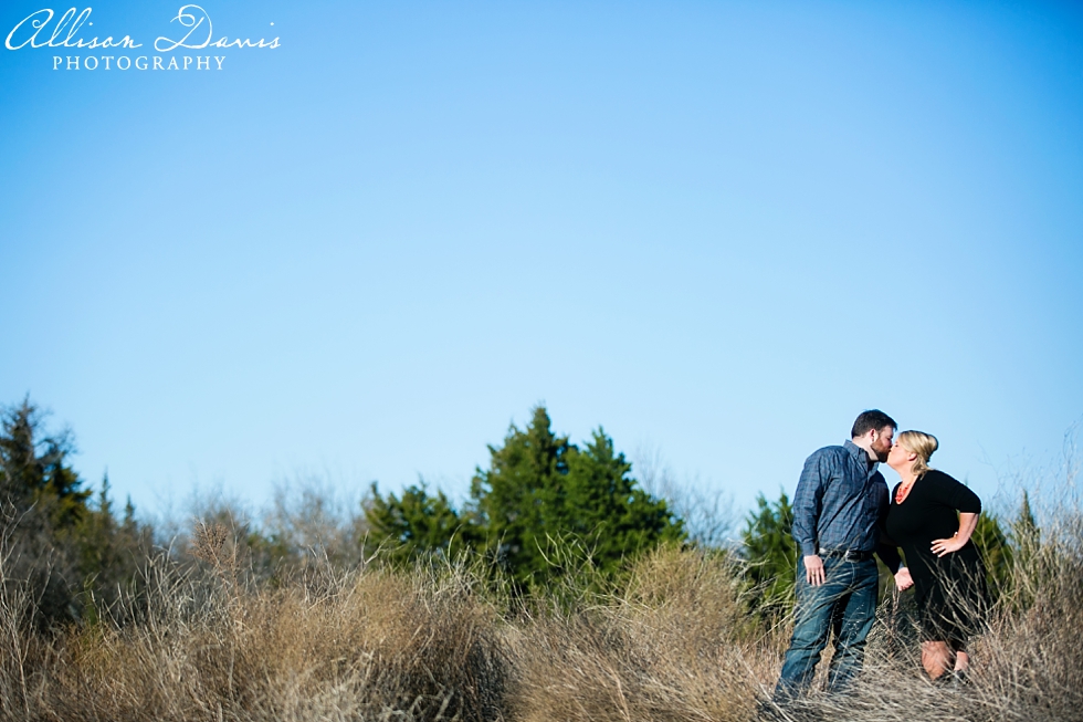 Amanda_Matt_Engagement_Portraits_Arbor_Hills_Nature_Preserve_Allison_Davis_Photography_012