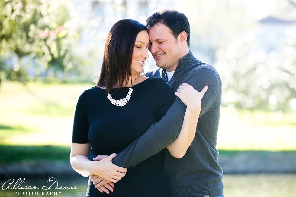 Megan_Brett_Downtown_Dallas_Lakeside_Park_Engagement_Portraits_Allison_Davis_Photography_001