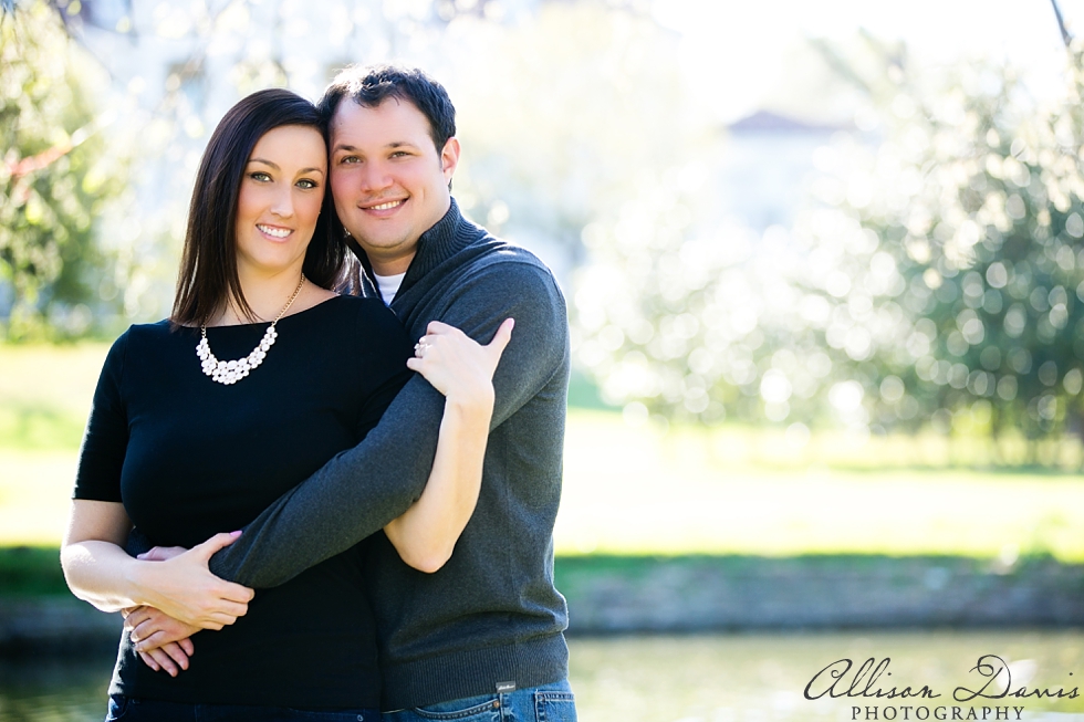 Megan_Brett_Downtown_Dallas_Lakeside_Park_Engagement_Portraits_Allison_Davis_Photography_002