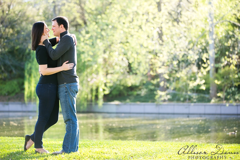Megan_Brett_Downtown_Dallas_Lakeside_Park_Engagement_Portraits_Allison_Davis_Photography_003