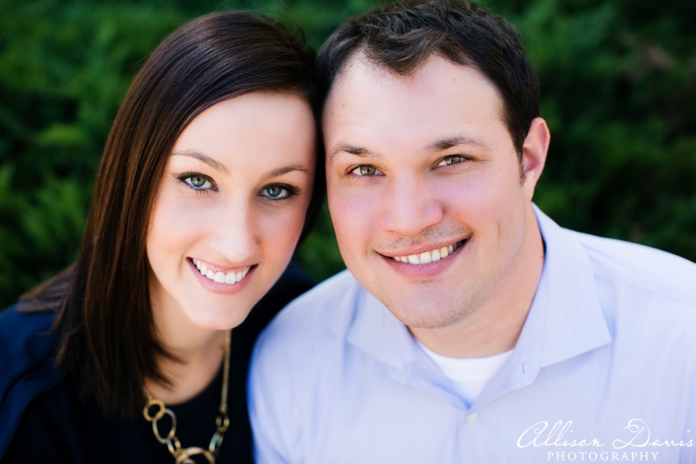 Megan_Brett_Downtown_Dallas_Lakeside_Park_Engagement_Portraits_Allison_Davis_Photography_008