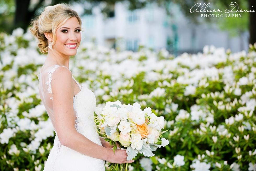 Elegant_Dallas_Bridal_Portraits_Arlington_Hall_Allison_Davis_Photography_001