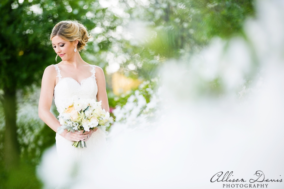 Elegant_Dallas_Bridal_Portraits_Arlington_Hall_Allison_Davis_Photography_002