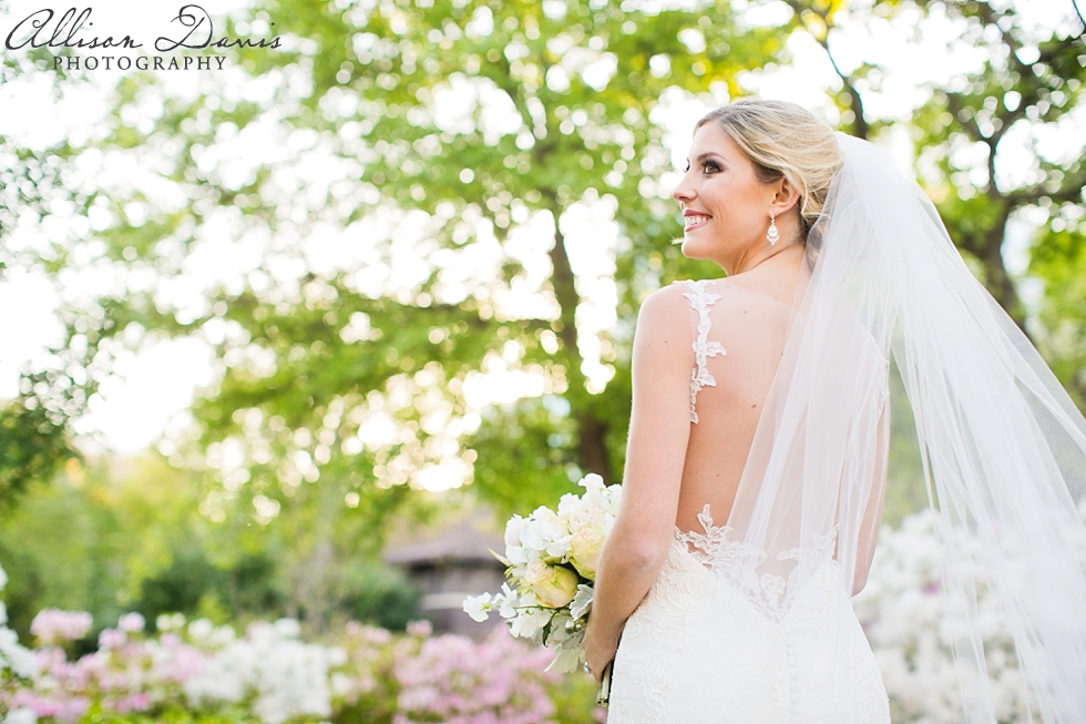 Elegant_Dallas_Bridal_Portraits_Arlington_Hall_Allison_Davis_Photography_012